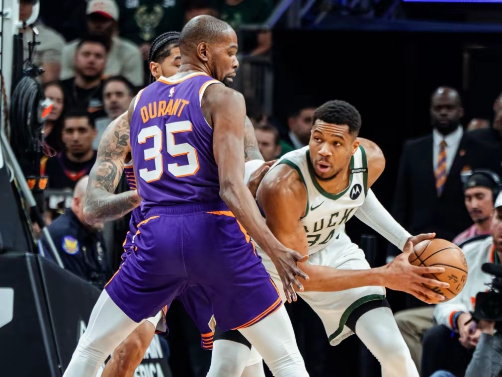 包含NBA季后赛集结日走向成谜，犹他爵士遗憾出局，震撼外界，阵容厚度经受考验的词条