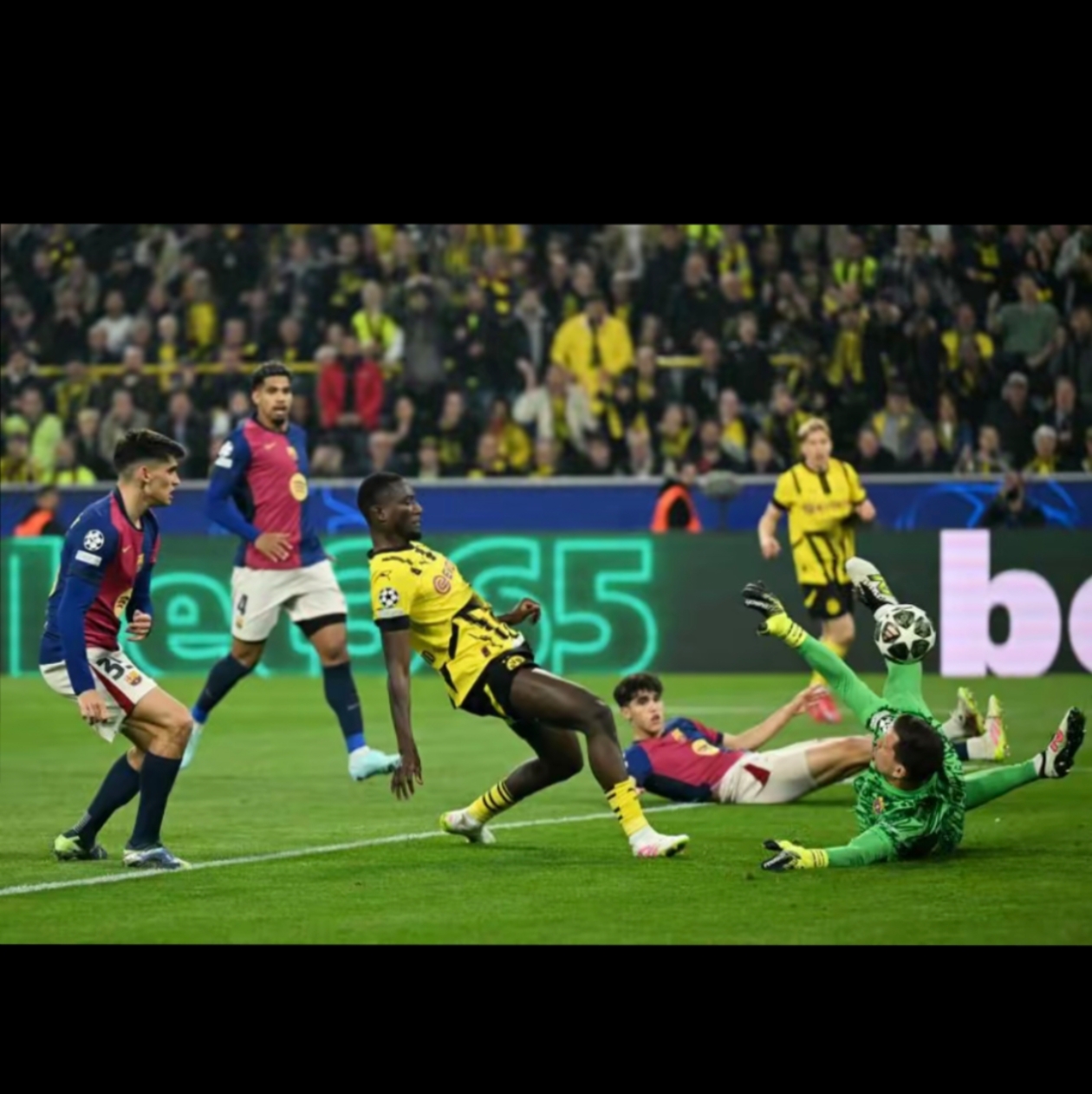 赛后突围战来临；多特蒙德围绕葡超门线救险；气氛紧张；纪律约束更严格的简单介绍